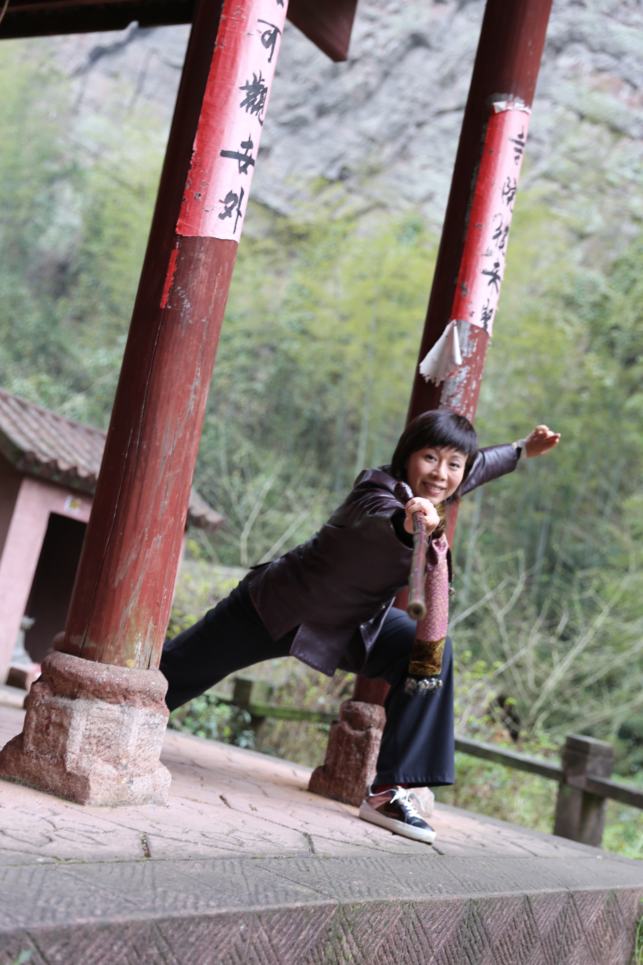 保持“頂頭懸”就是“神貫頂”